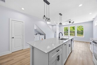 Building Photo - 4138 Larkspur St