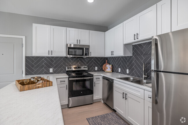 1BR, 1BA - 718SF - Kitchen - Encore at Lewis Ranch