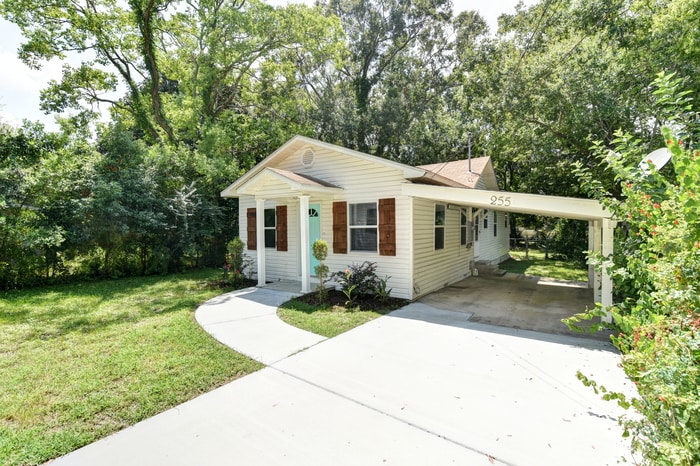 Building Photo - 255 Iroquois Street