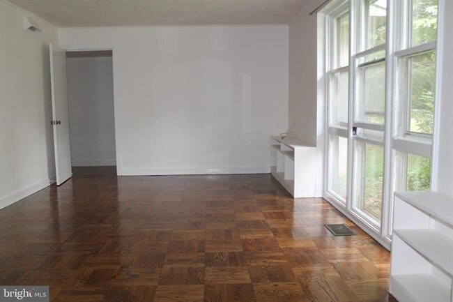 Foto del edificio - 20 Farm Ln