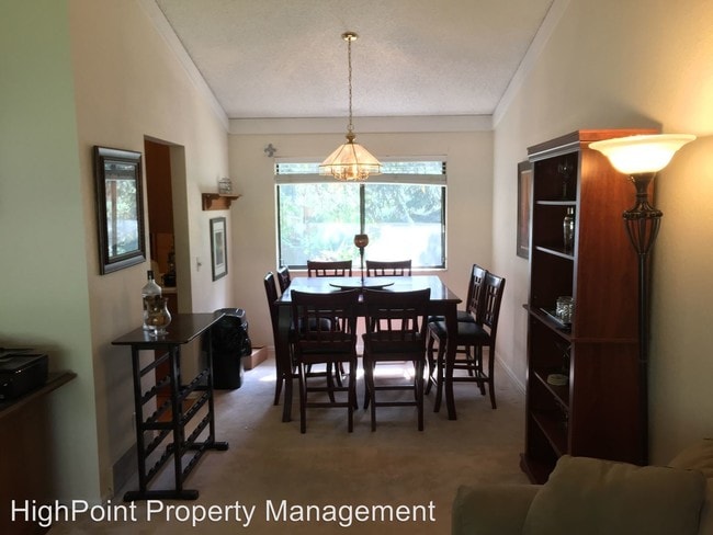 Foto del edificio - 4 br, 2 bath House - 1361 Birch Street
