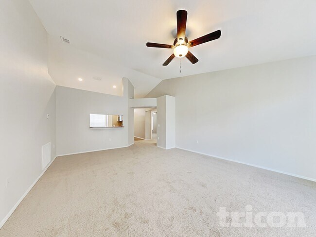 Foto del edificio - 3034 Wentworth Pl