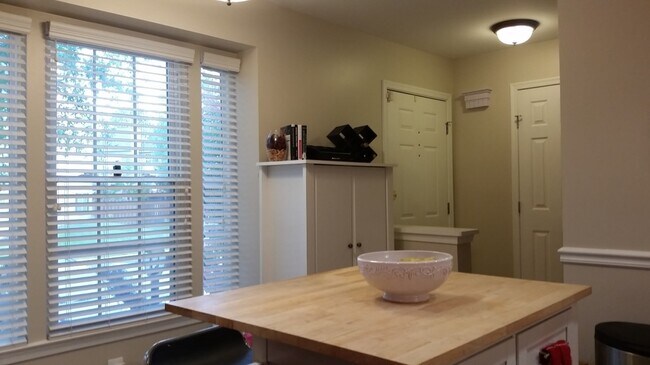 Kitchen - 6570 Kelsey Point Cir