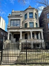 Building Photo - 5719 N Kenmore Ave