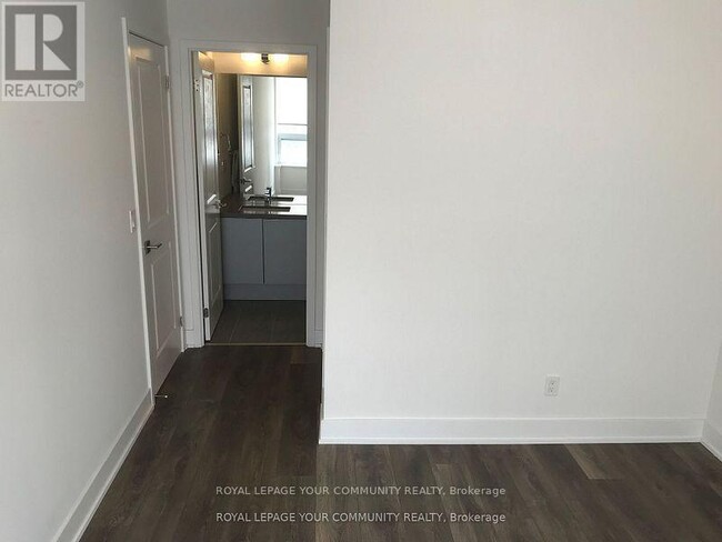 Photo du bâtiment - 297-1297 Oak Walk Dr