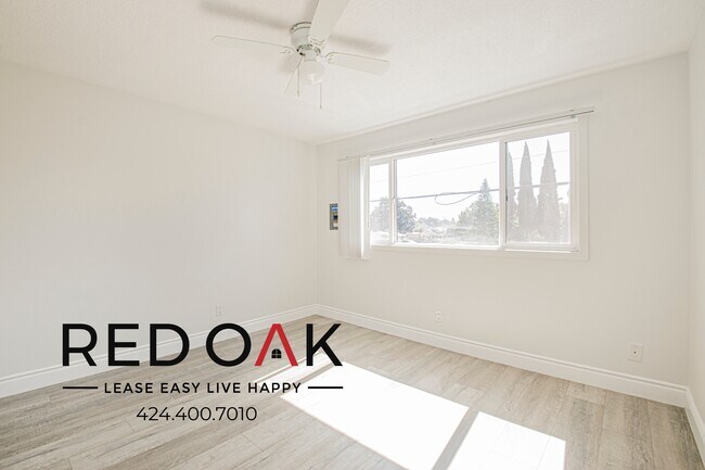 Foto del edificio - 111 W Del Amo Blvd