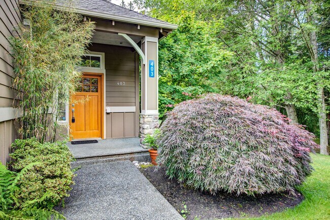 Building Photo - Gorgeous 3 Bedroom Home on Bainbridge Island.