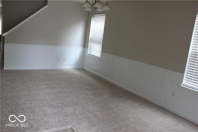 Foto del edificio - 15402 Dry Creek Rd