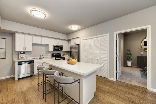 2 dormitorios - Cocina - Gateway Station Apartments