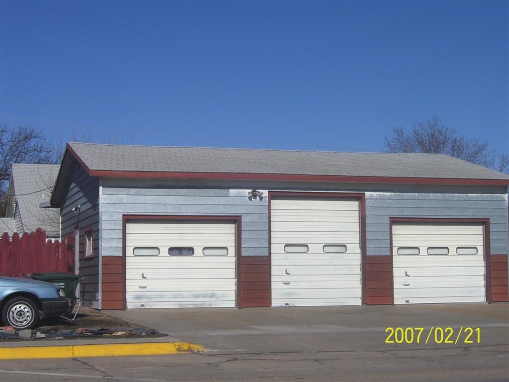 Primary Photo - 905 N Jeffers St