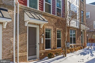 Building Photo - 3716 Foote St NE