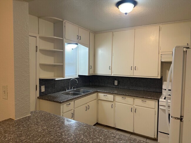 Foto del edificio - 116 Forest Oaks Ln