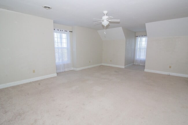 Building Photo - 111 Phoenix Ave