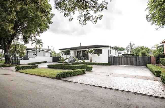Foto del edificio - 2324 SW 82nd Pl