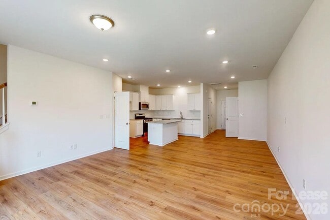 Building Photo - 2752 Yeager Dr NW