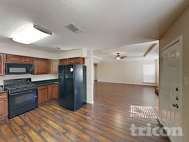 Building Photo - 24107 Lone Elm Dr