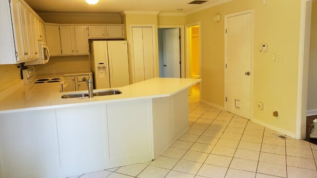 Building Photo - 10201 Davinhurst Ct