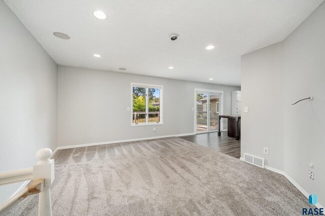 Foto del edificio - 2412 S Sheffield Cir