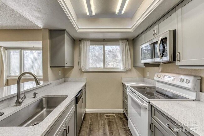 Building Photo - 2315 Roundhouse Rd