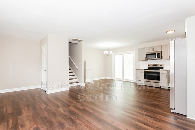 Foto del edificio - 1700 Dixon Rd