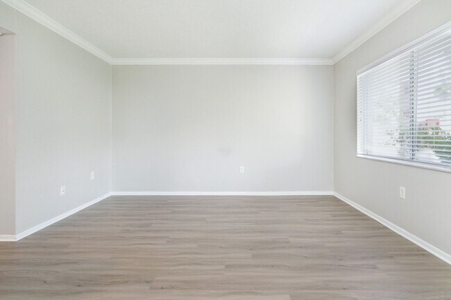 Foto del edificio - Move-In by July 30th and receive $400 off ...