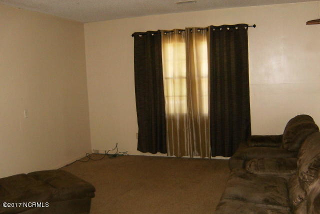 Building Photo - 2802 Country Club Rd