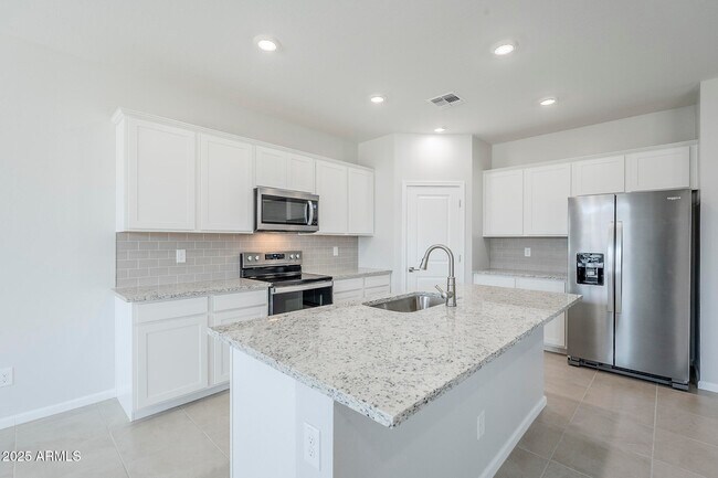 Building Photo - 17996 W Camino de Oro