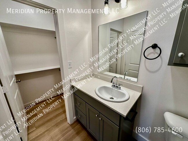 Foto del edificio - 5705 Kemper St