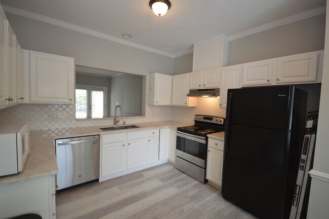 Foto del edificio - 4324 Pine Springs Ct