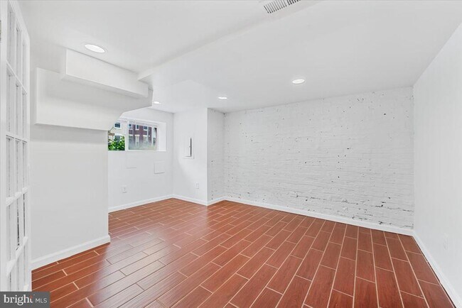 Foto del edificio - 30 R St NW
