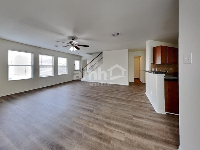 Foto del edificio - 16843 Blackberry Lily Ln