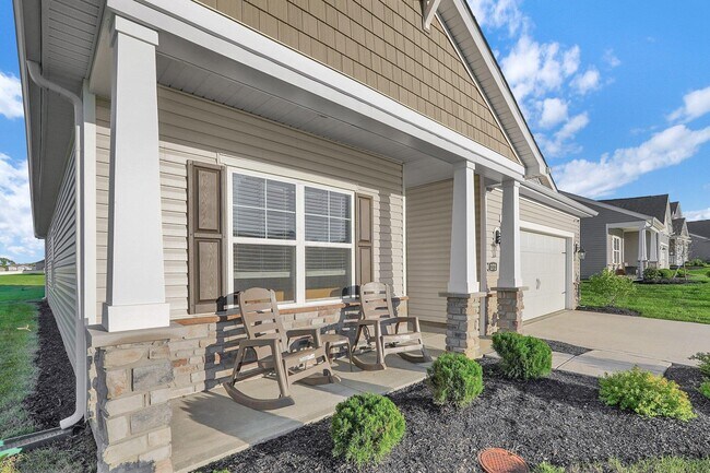 Foto del edificio - 272 Mannaseh Dr W