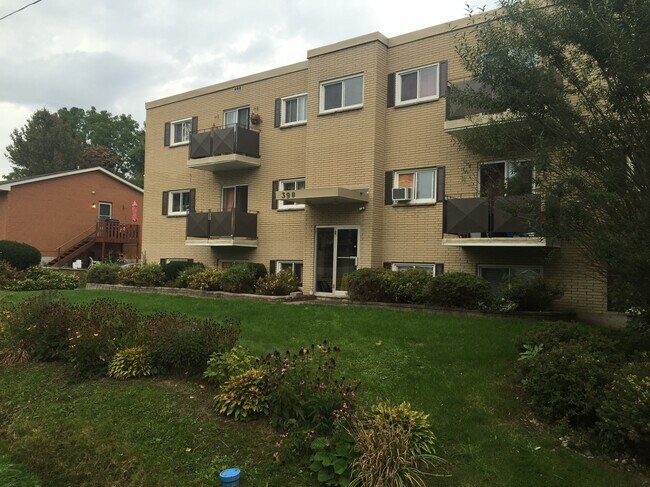 Building Photo - 390 Sundial Dr