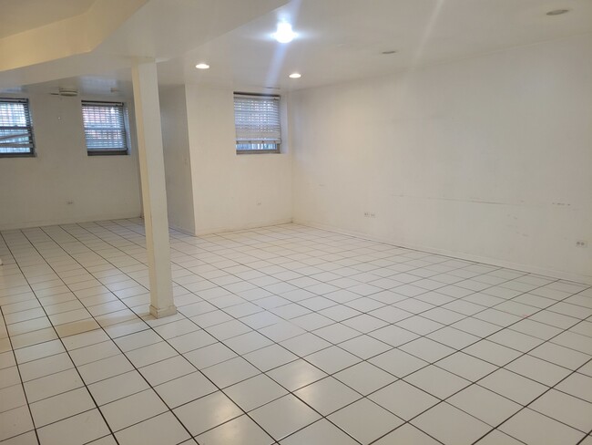 Building Photo - 5711 S Calumet Ave