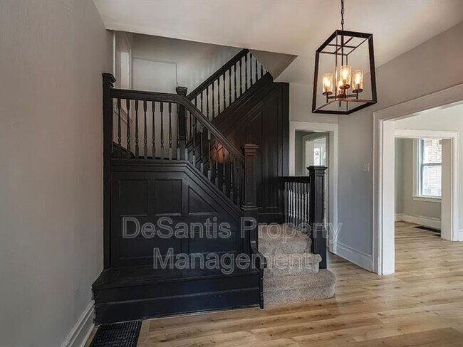 Foto del edificio - 923 Adelaide St