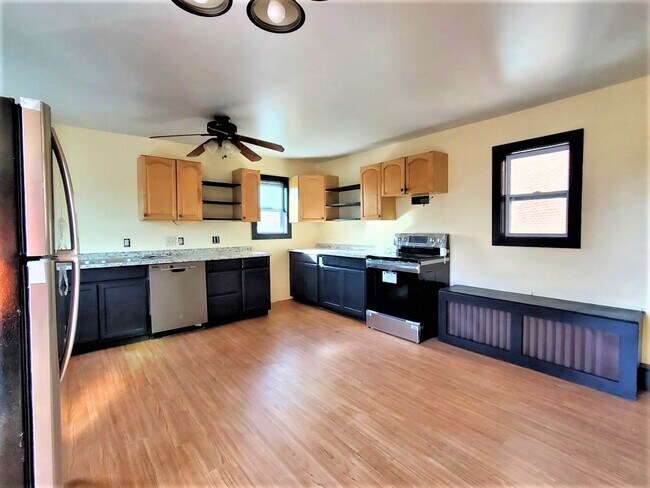 unit2 - 10 Western Ave