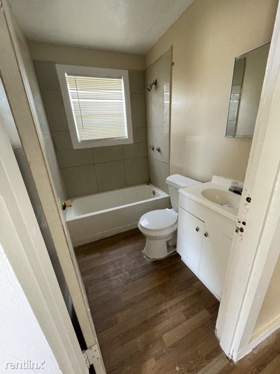 Building Photo - Studio, 1 bath House - New Ownership - Wes...