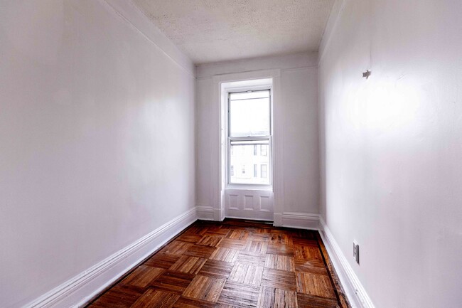 Building Photo - 590 Jefferson Ave