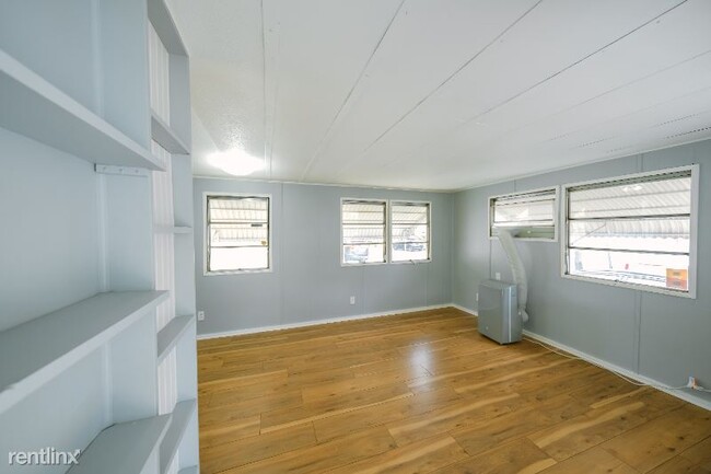 Foto del edificio - 1 br, 1 bath Mobile Home - 53 5th St