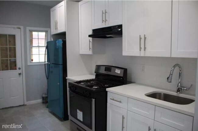 Building Photo - 3 br, 2 bath House - 7 Stevens Ave