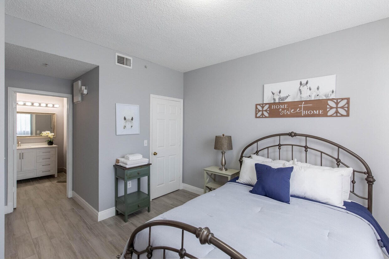 Photo - 2040 Greenview Shores Blvd (Wellington, FL)