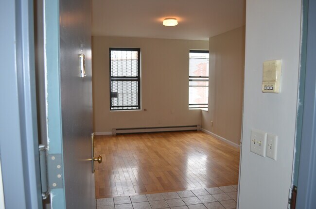 Building Photo - 444 3rd Ave