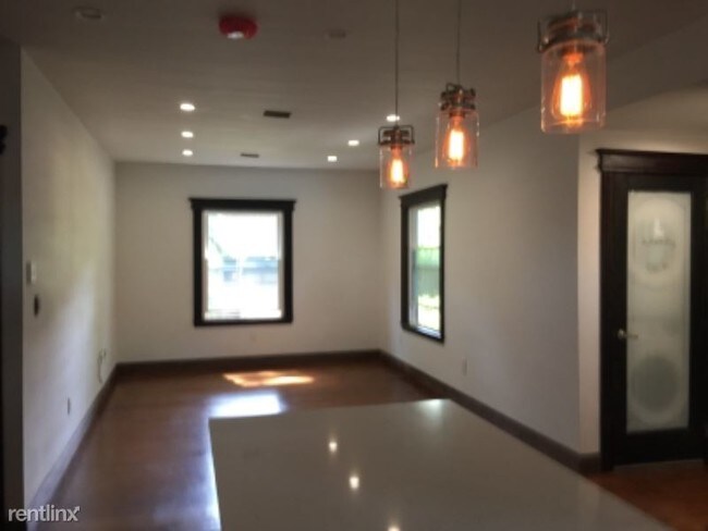 Foto del edificio - 3 br, 2 bath Apartment - 31 Hazelwood Rd