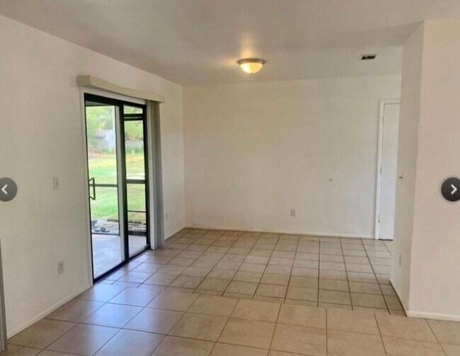 Building Photo - VERO BEACH HIGHLANDS