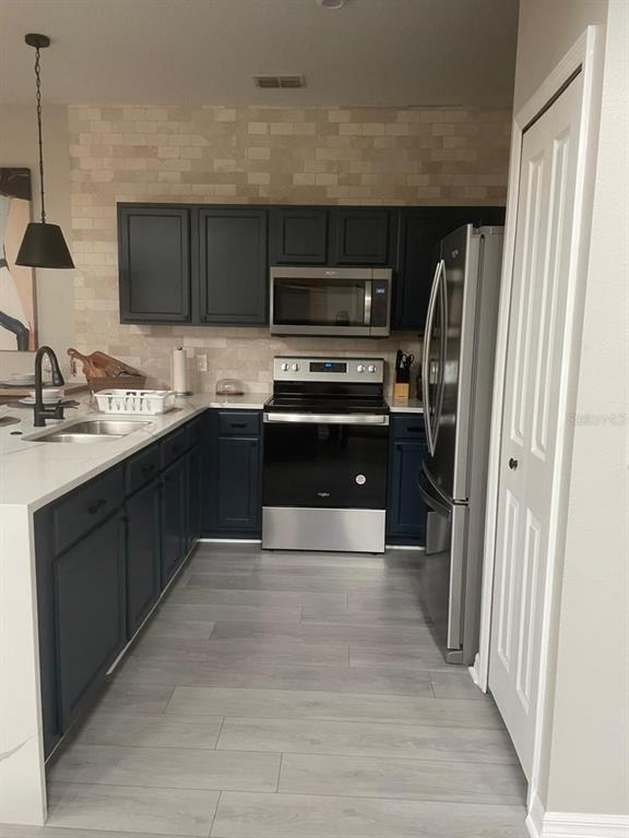 Foto del edificio - 734 Monroe Cir