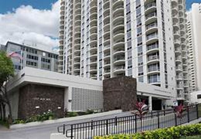 Foto del edificio - Experience Tranquil Condo Living at the Edge of Waikiki