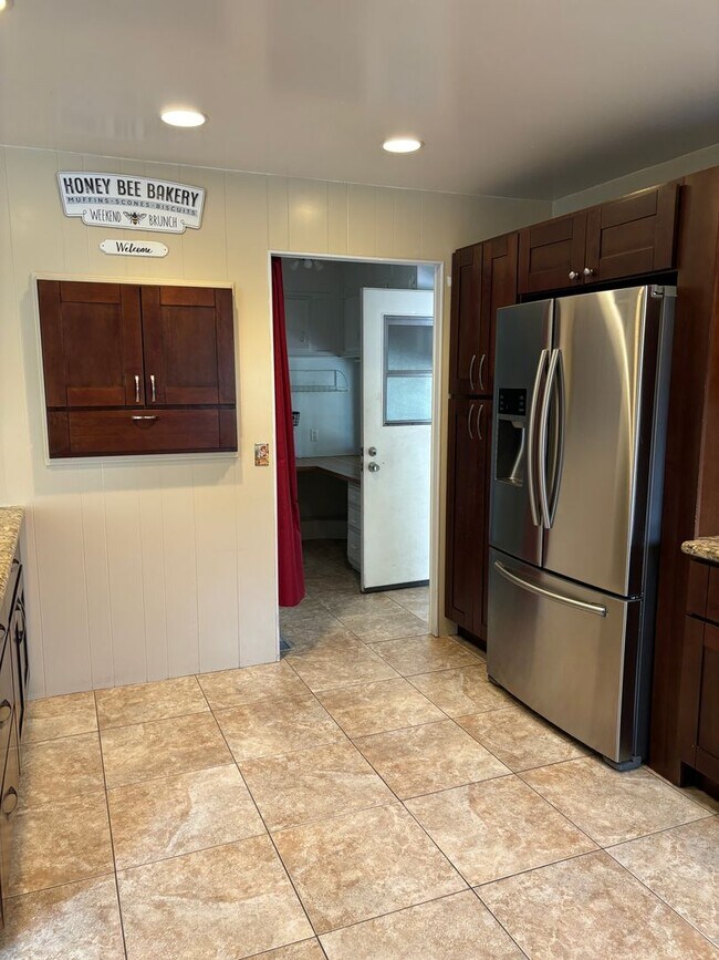 Building Photo - Manufactured home in 55+ community in Cham...