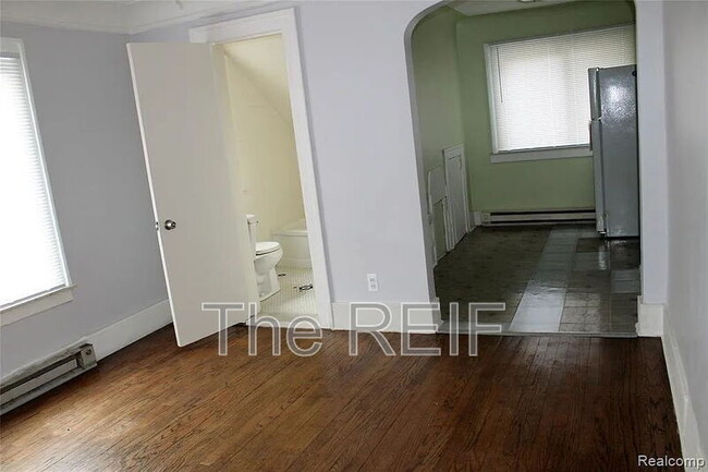 Building Photo - 7543 Lozier Ave