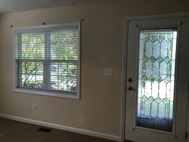 Foto del edificio - COMING SOON!! 2 Bedrooms 1 Bath