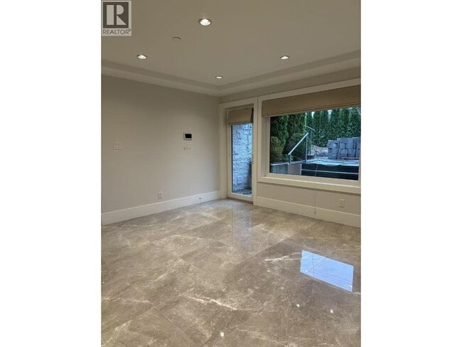 Building Photo - Garden Level-12XX FULTON AVENUE